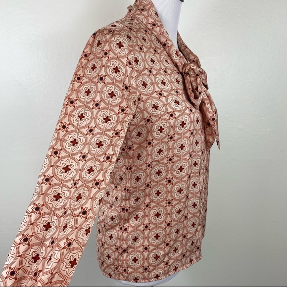 Avec Les Filles Pussy Bow Tie Neck Printed Blouse - Picture 3 of 10